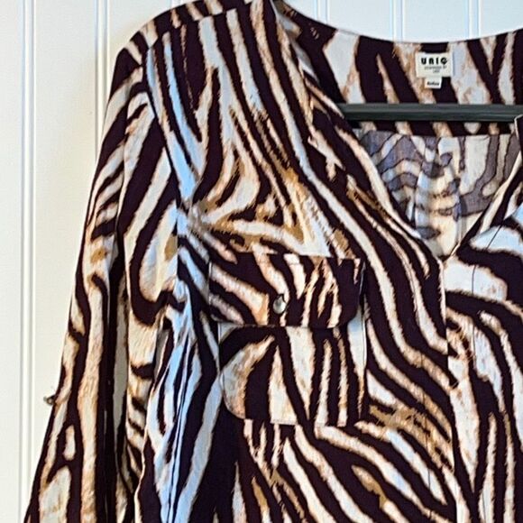 UNIQ Tribal Animal Print Blouse With V-Neck And Long Sleeve Size M - Picture 2 of 11